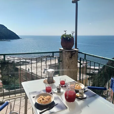 Michela Sea View Apartman Levanto