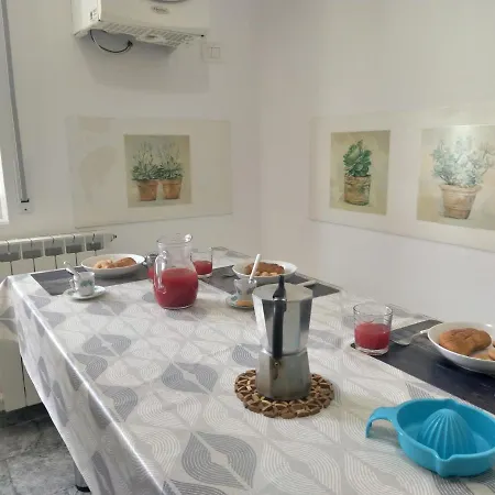 Michela Sea View * 莱万托